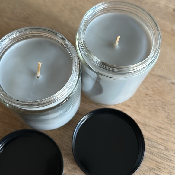 Bath and body candles, X2 twisted peppermint NEW 7oz one wick - Picture 3 of 8